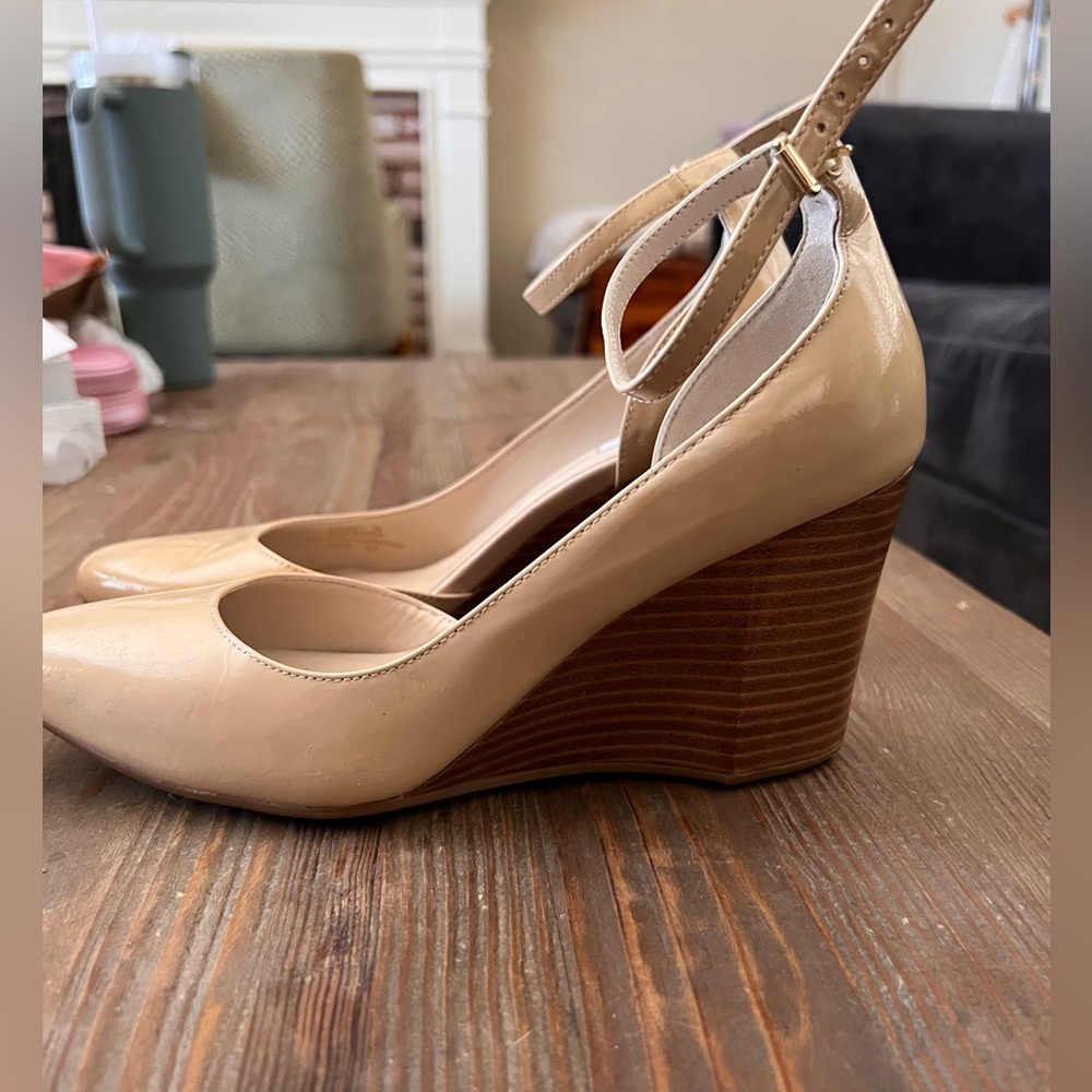 Cole Haan size 6 brand new (never have been worn) beige wedges